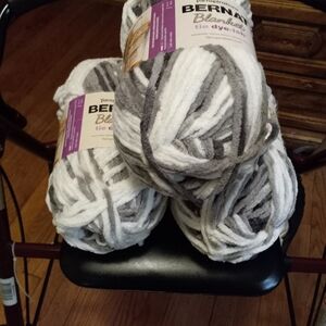 Bernat blanket yarn